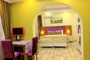 Family Room | In-room safe, desk, free cribs/infant beds, free WiFi - Hotelium 1 (Istanbul)