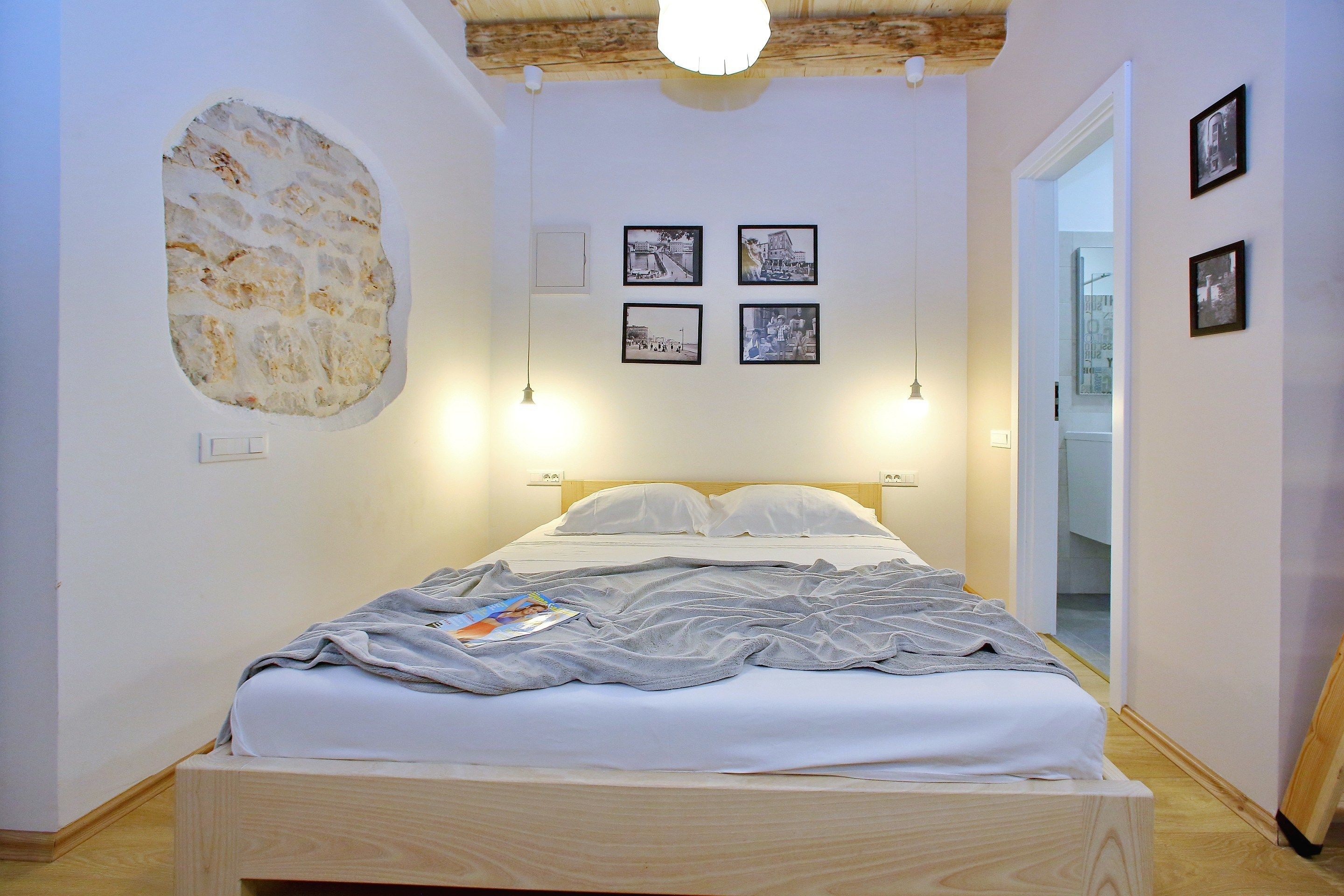 City Studio, 1 Double Bed, Balcony | Desk, soundproofing, iron/ironing board, WiFi (free)