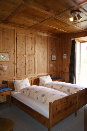 Double or Twin Room | Desk, cribs/infant beds, rollaway beds, free WiFi - Albergo Piz Cam (Bregaglia)