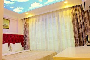 Deluxe Double Room | In-room safe, desk, free cribs/infant beds, free WiFi - Hotelium 2 (Istanbul)