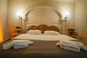 Premium bedding, in-room safe, individually decorated - View Cave Hotel (Nevsehir)