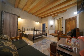 Premium bedding, in-room safe, individually decorated - View Cave Hotel (Nevsehir)