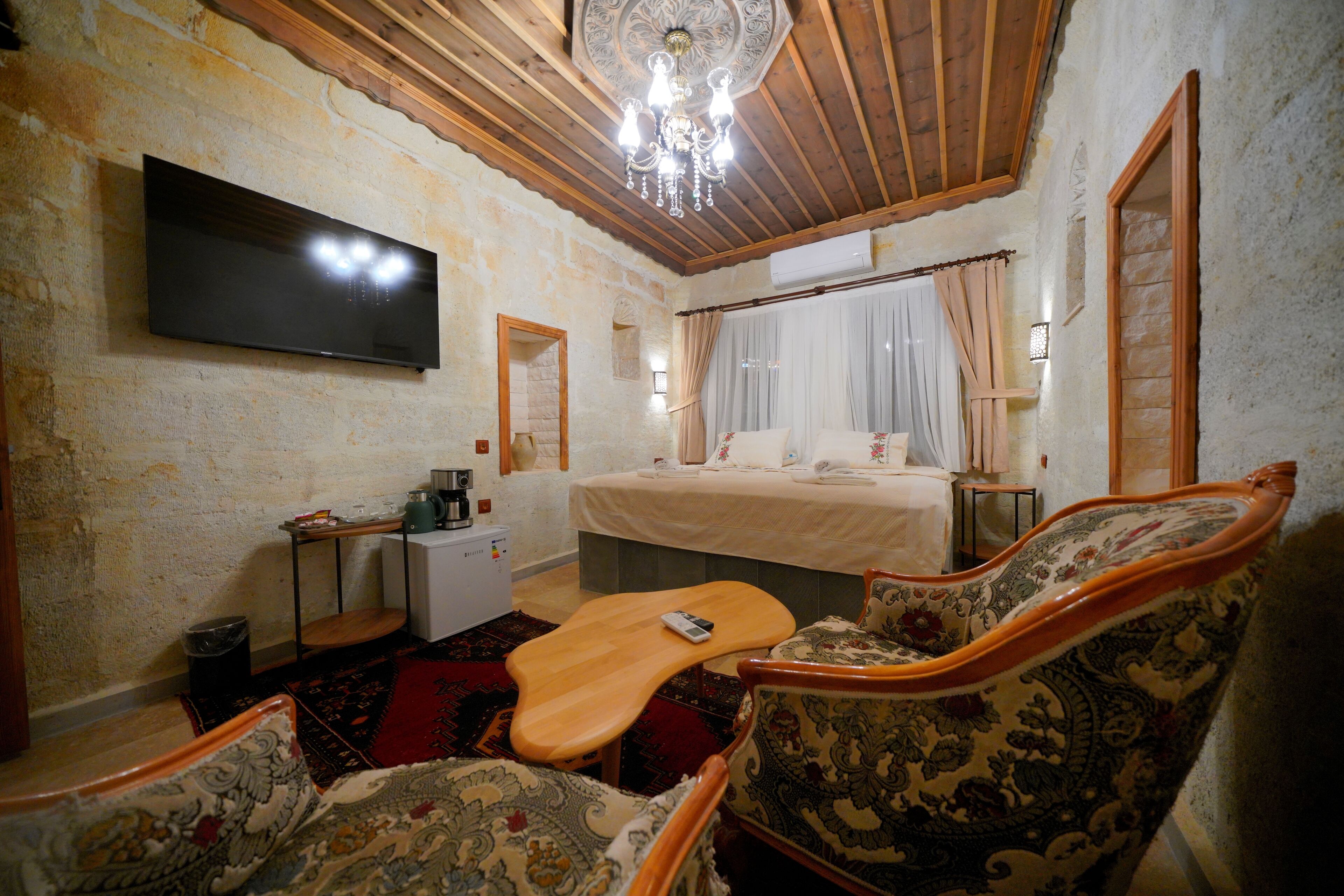 Traditional Room | Premium bedding, in-room safe, individually decorated