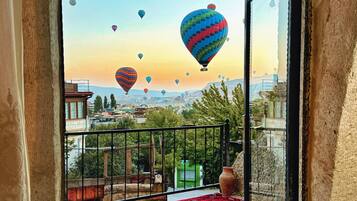 Family Suite | Premium bedding, in-room safe, individually decorated