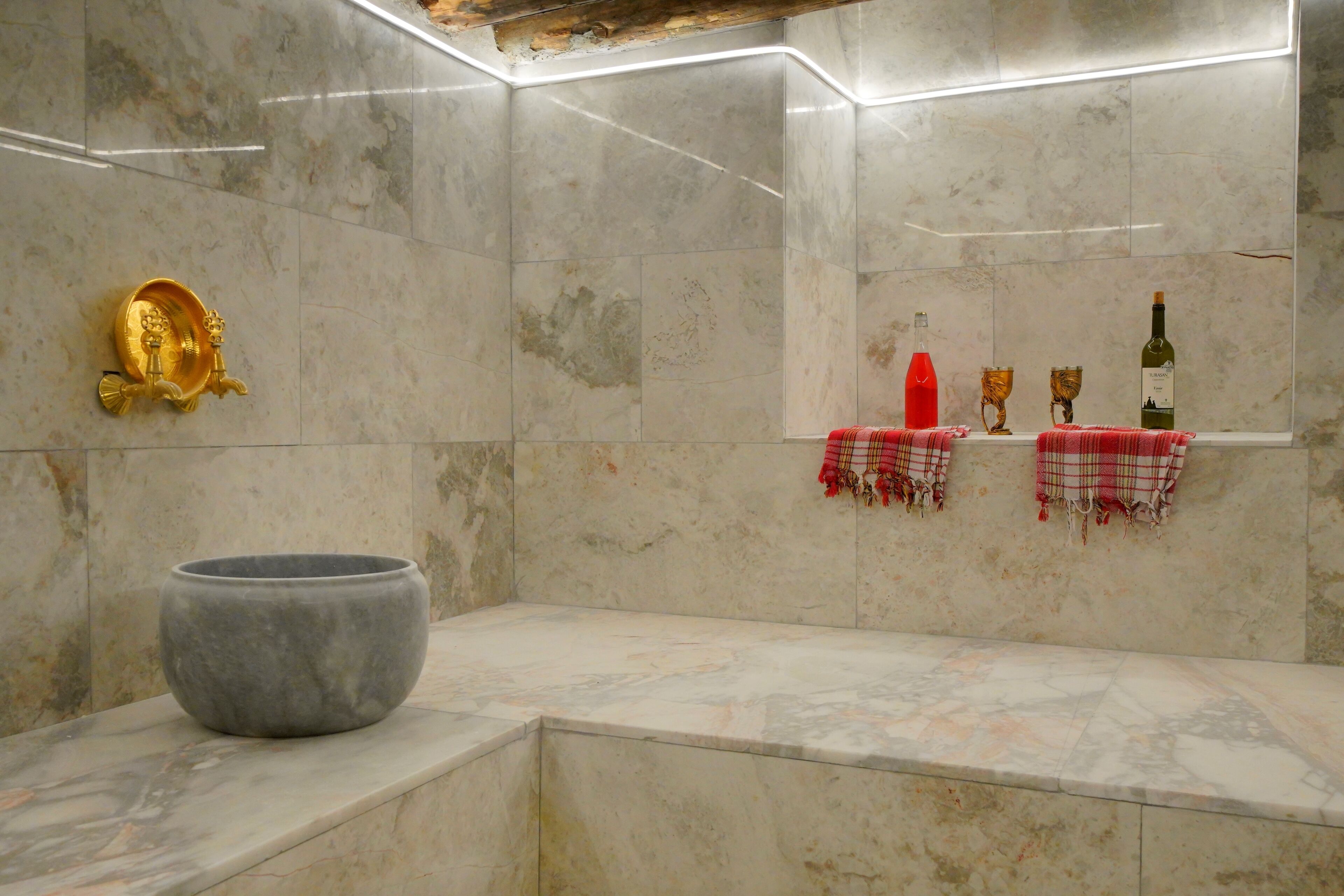 Photo - View Cave Hotel