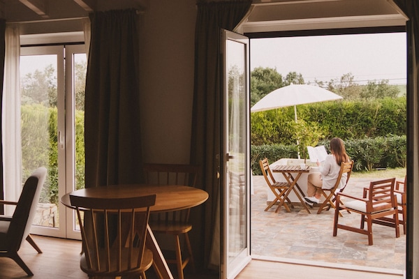 Superior studio | Luxe beddengoed, bedden met traagschuimmatras, individueel gedecoreerd