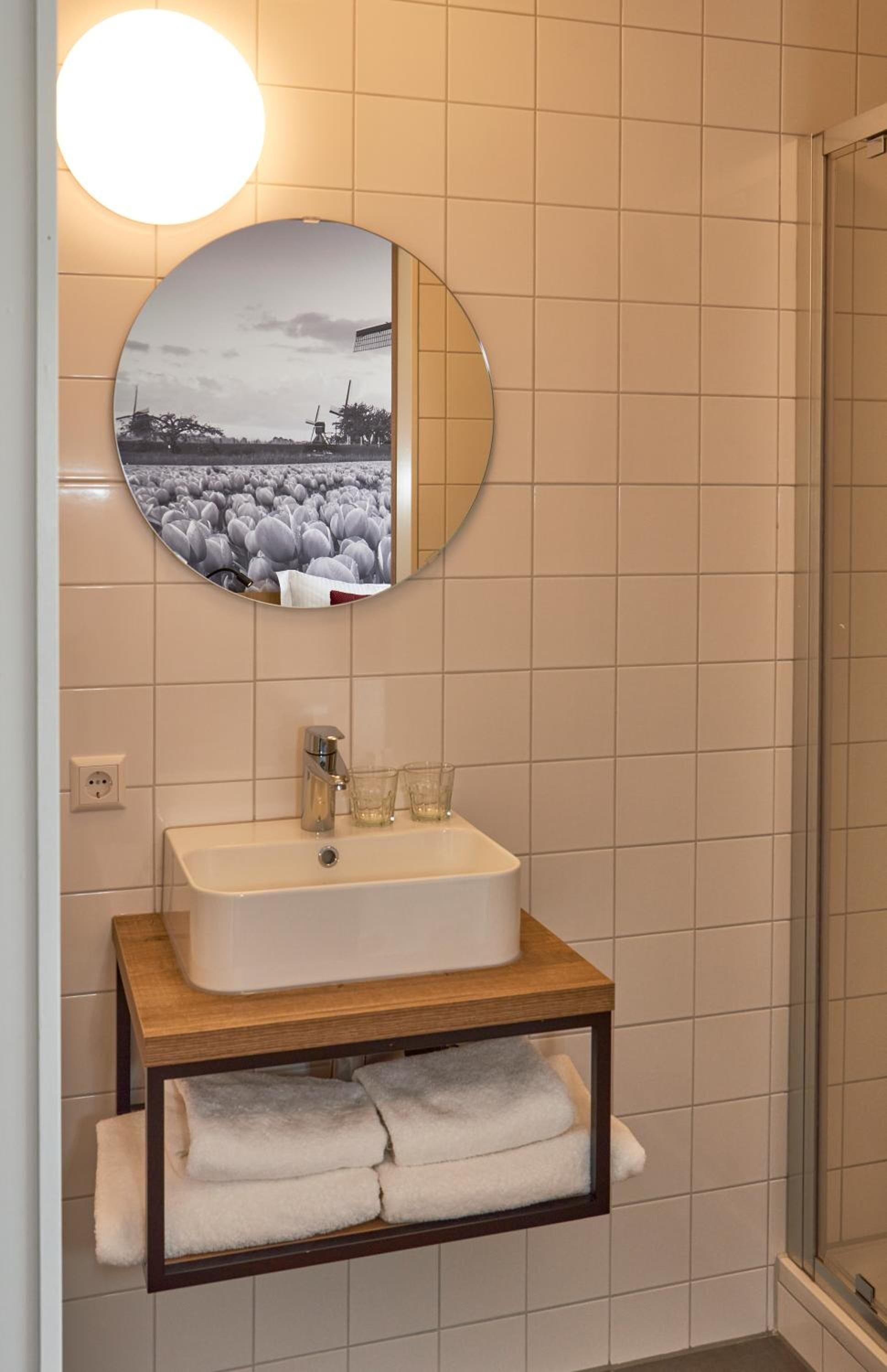 shower, free toiletries, hair dryer, slippers