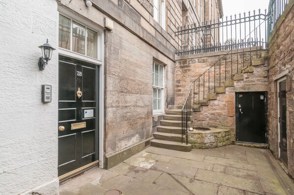 Courtyard - SouthSide (Edinburgh)