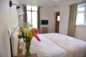 Habitación doble | Insonorización, wifi gratis y ropa de cama