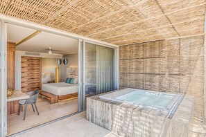 アイロン / アイロン台、ベビーベッド、インターネットアクセス、アラーム付き時計