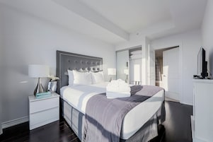 Superior Suite, 2 Bedrooms, Kitchen, City View | Peralatan tempat tidur premium, tilam berlapik, kalis bunyi 