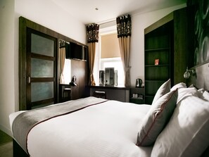 Standard Double Room | Free WiFi, bed sheets