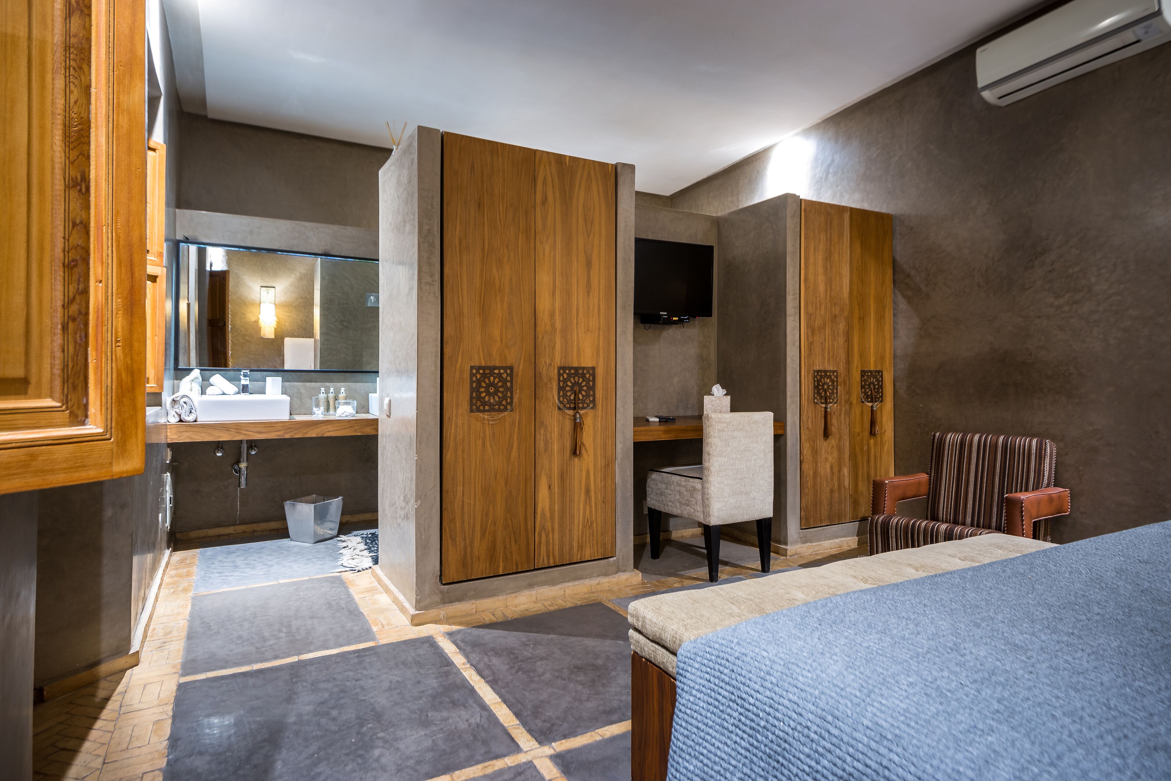 deluxe room | 1 bedroom, premium bedding, select comfort beds, in-room safe