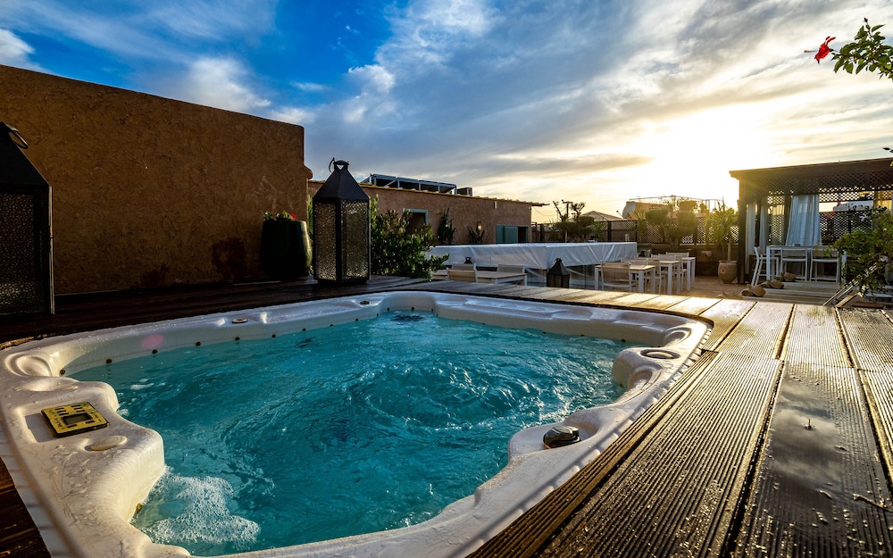 Riad Houma by null