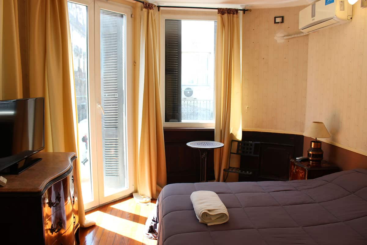Ropa de cama de alta calidad y sistema de insonorización