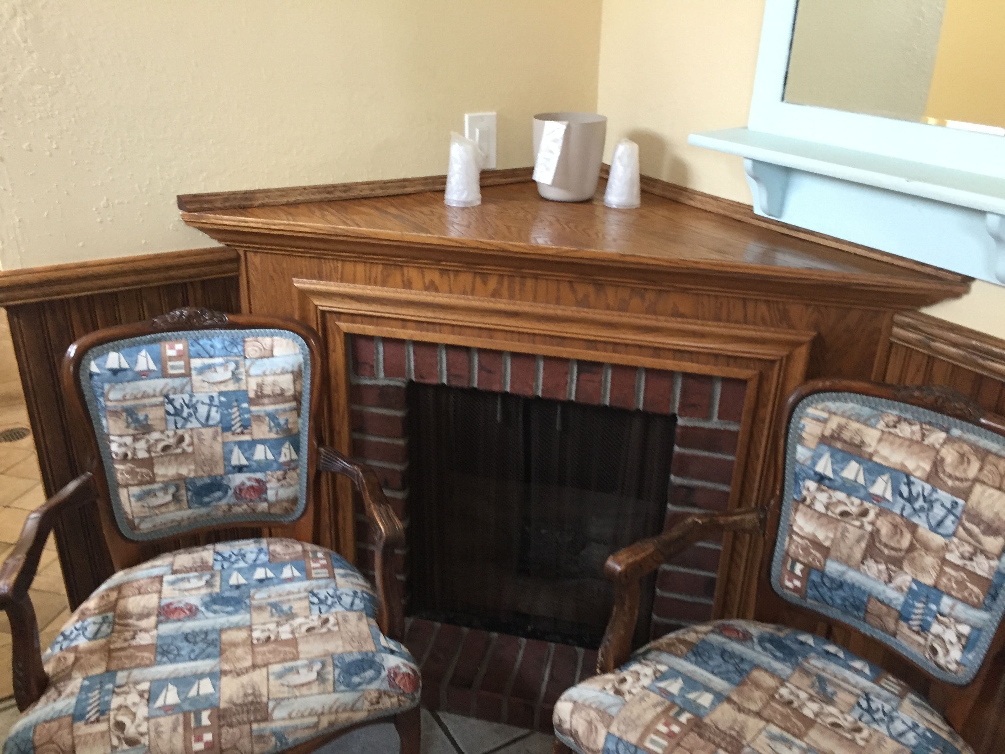 the sea shell	(first floor) | 1 bedroom, blackout curtains, iron/ironing board, free wifi