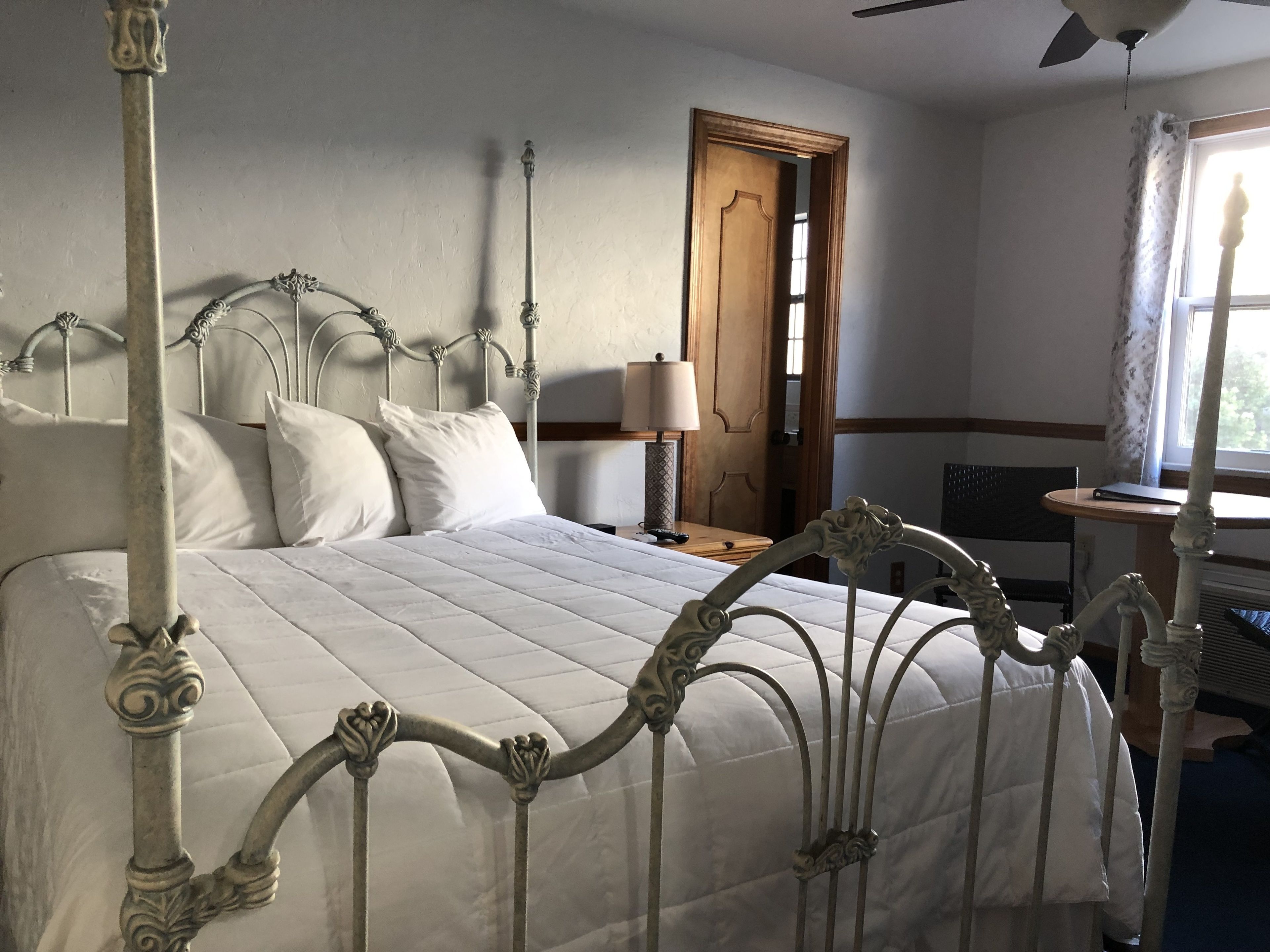 客房 (The Retreat) | 遮光窗帘、熨斗/熨衣板、免费 WiFi、床单