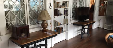 Ferienhaus, 2 Schlafzimmer | Wohnzimmer | 32-Zoll-Fernseher mit Kabelempfang