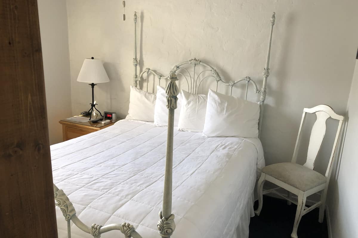 客房 (Wicker Roses) | 遮光窗帘、熨斗/熨衣板、免费 WiFi、床单