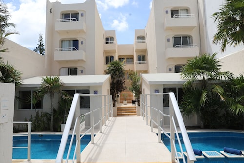Luciana Hotel & Beach Club