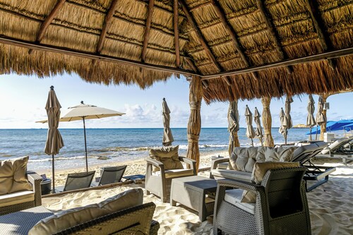 Luciana Hotel & Beach Club