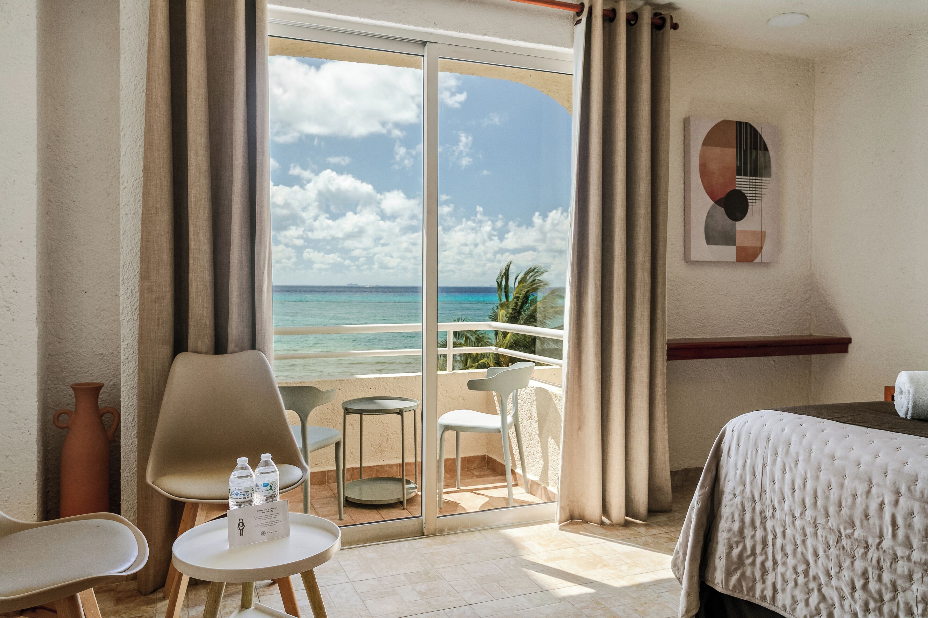 Deluxe kamer, gedeeltelijk uitzicht op zee | Woonruimte | Smart-tv