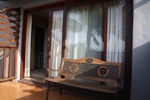 Chambre Standard, 1 grand lit | Balcon