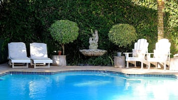 Outdoor pool, pool loungers