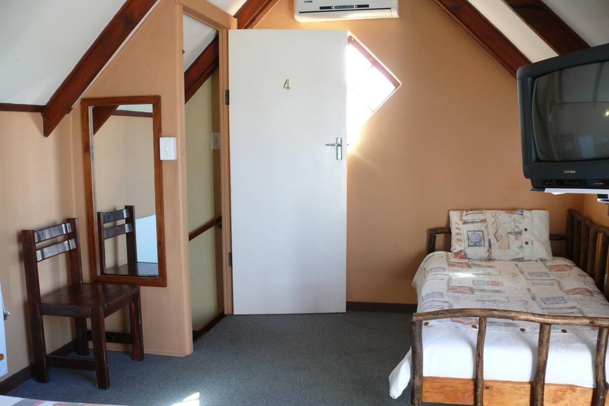 Camera familiare, 1 camera da letto (Family/Twin Room) | Wi-Fi gratuito