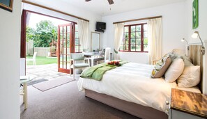 Double Room With Stoep | Laptop workspace, iron/ironing board, free WiFi, bed sheets - Storms River Guest Lodge (Storms River)