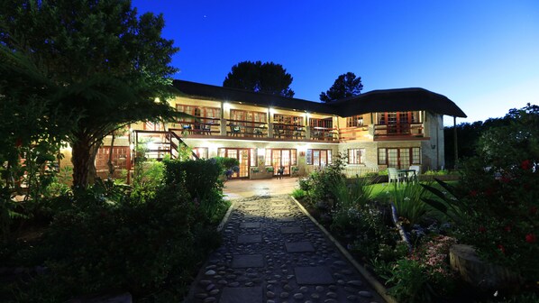 Front of property - evening/night - Storms River Guest Lodge (Storms River)