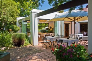 Interior - Eikendal Lodge (Stellenbosch)