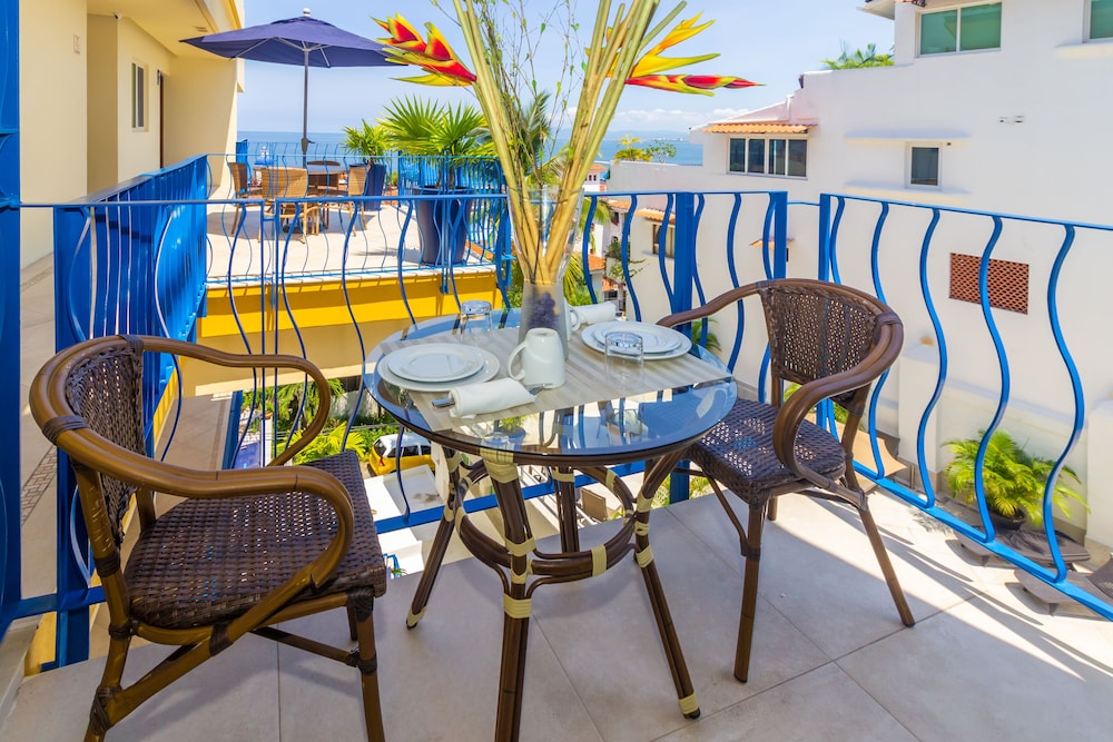 V Azul Vallarta - Luxury Vacation Rental- Adults Only image 3