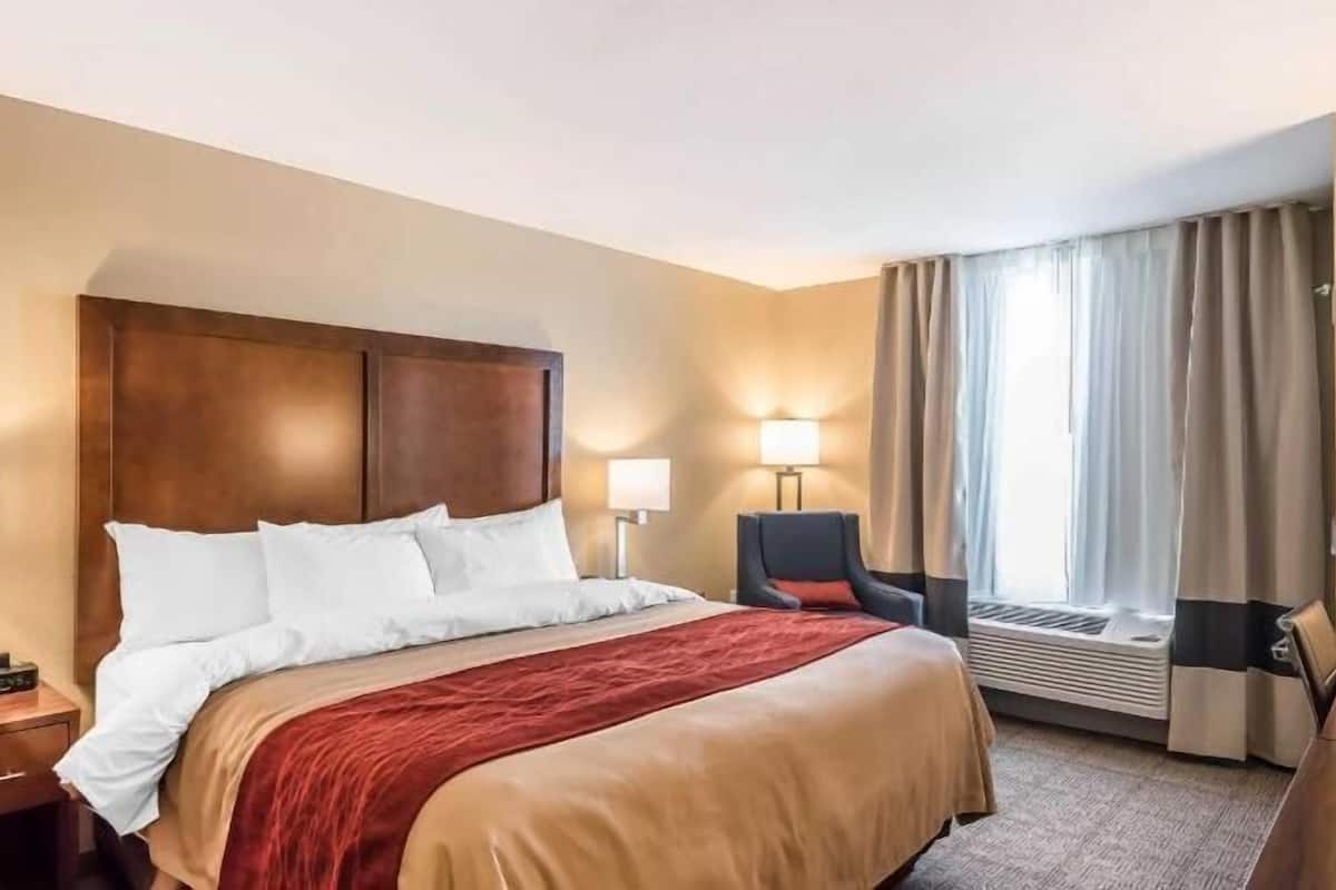 Pillow-top beds, desk, laptop workspace, blackout curtains