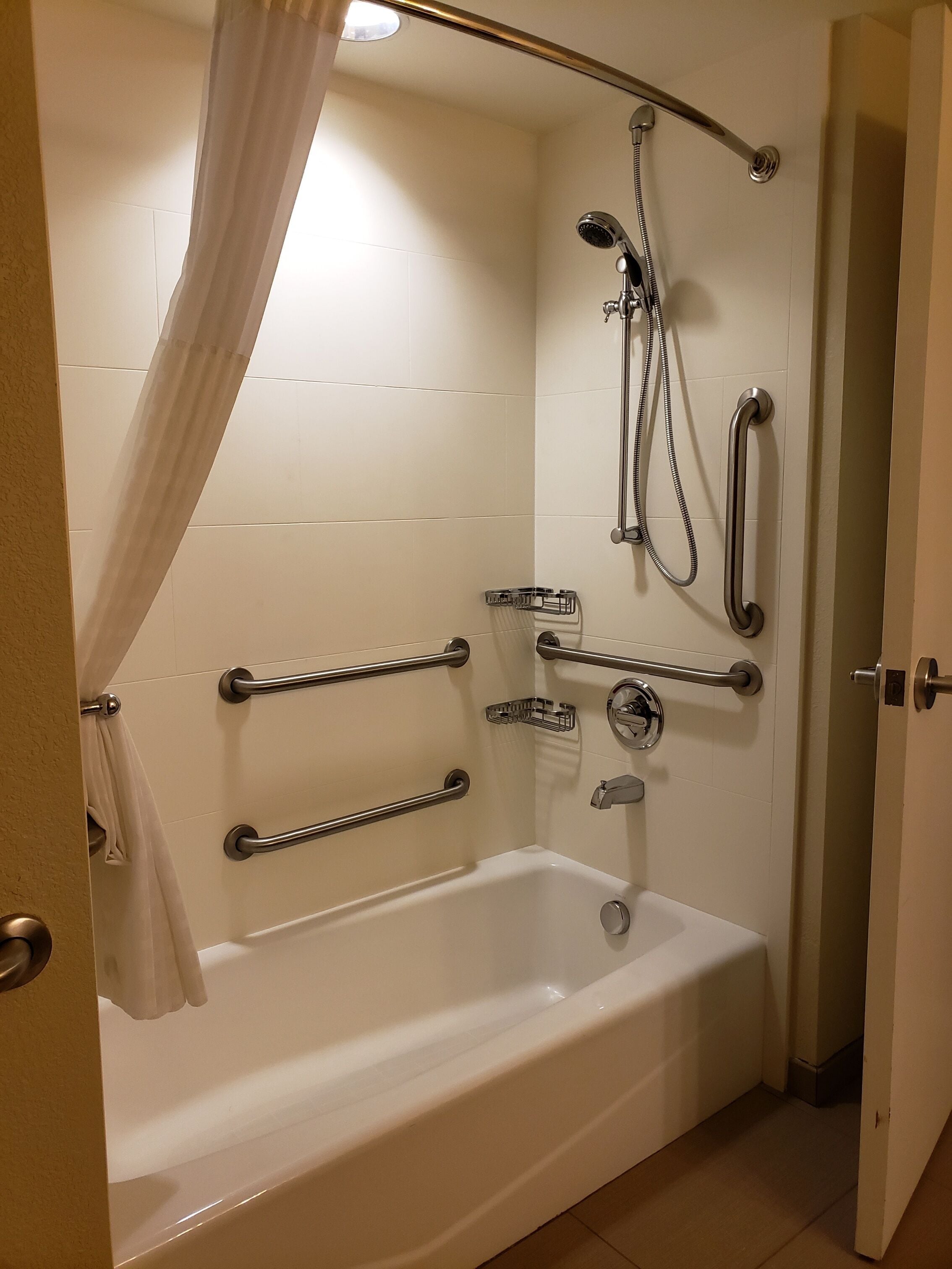 suite, 1 king bed, accessible, non smoking | bathroom | free toiletries, hair dryer, towels