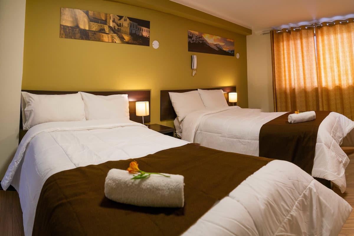 Twin Room | Desk, cribs (free), rollaway beds (surcharge), WiFi (free)