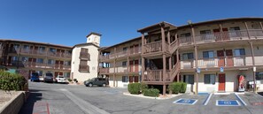 مدخل المنشأة