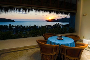 Villa superior, 1 cama King size, vista al océano | Terraza o patio