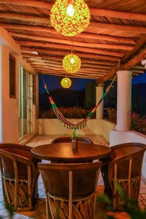 Villa estándar, vista al mar | Balcón