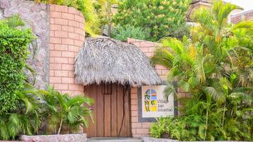 Mặt tiền nơi lưu trú