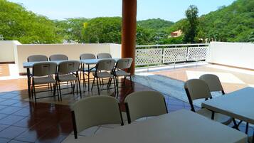 Triple Room | In-room safe, iron/ironing board, free WiFi