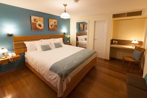 In-room safe, rollaway beds, free WiFi