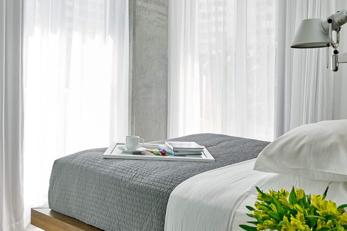 corner one bedroom suite - with standing balcony | room amenity