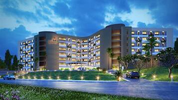 Fachada da propriedade à noite