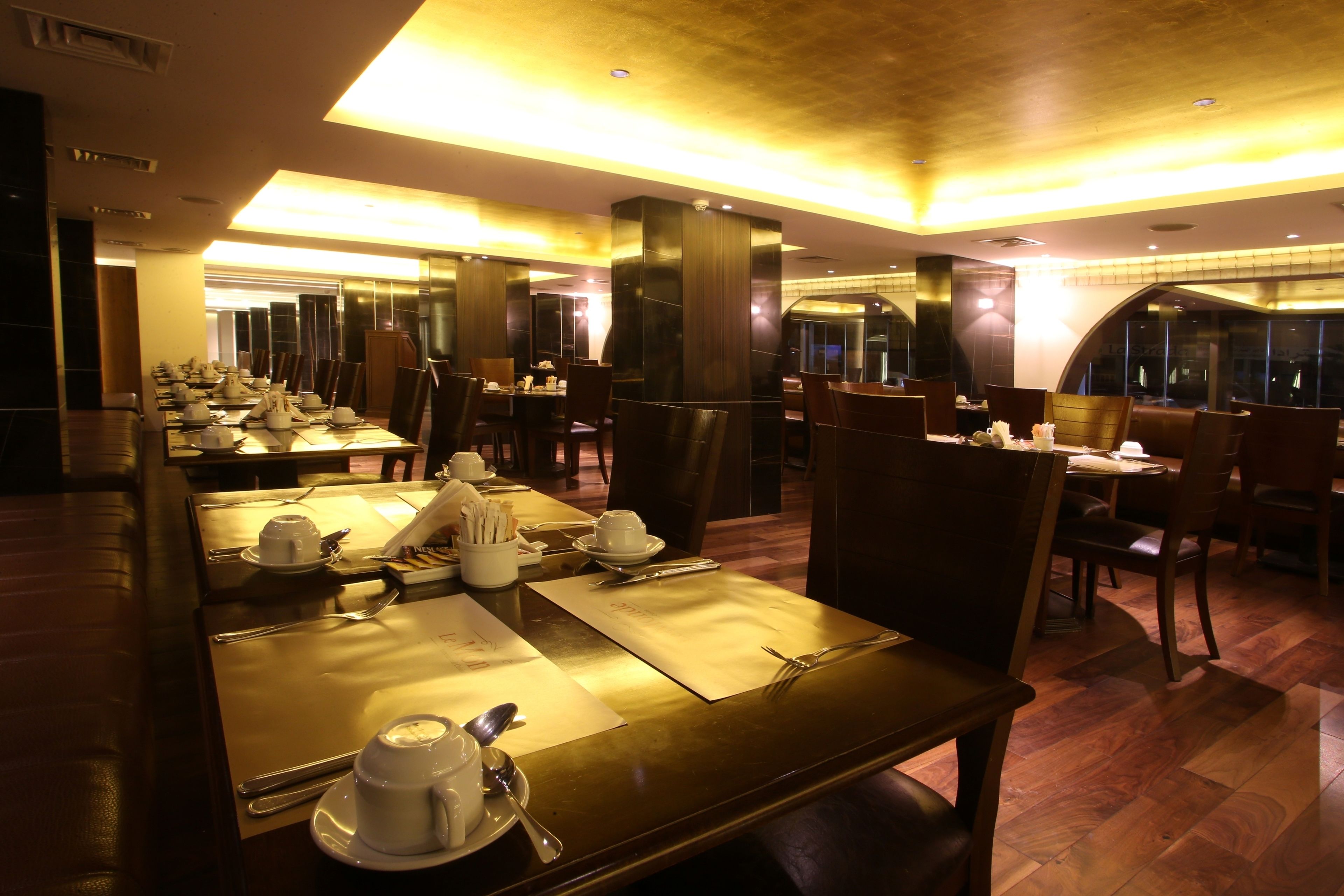 2 restaurants, breakfast, lunch, dinner served; international cuisine