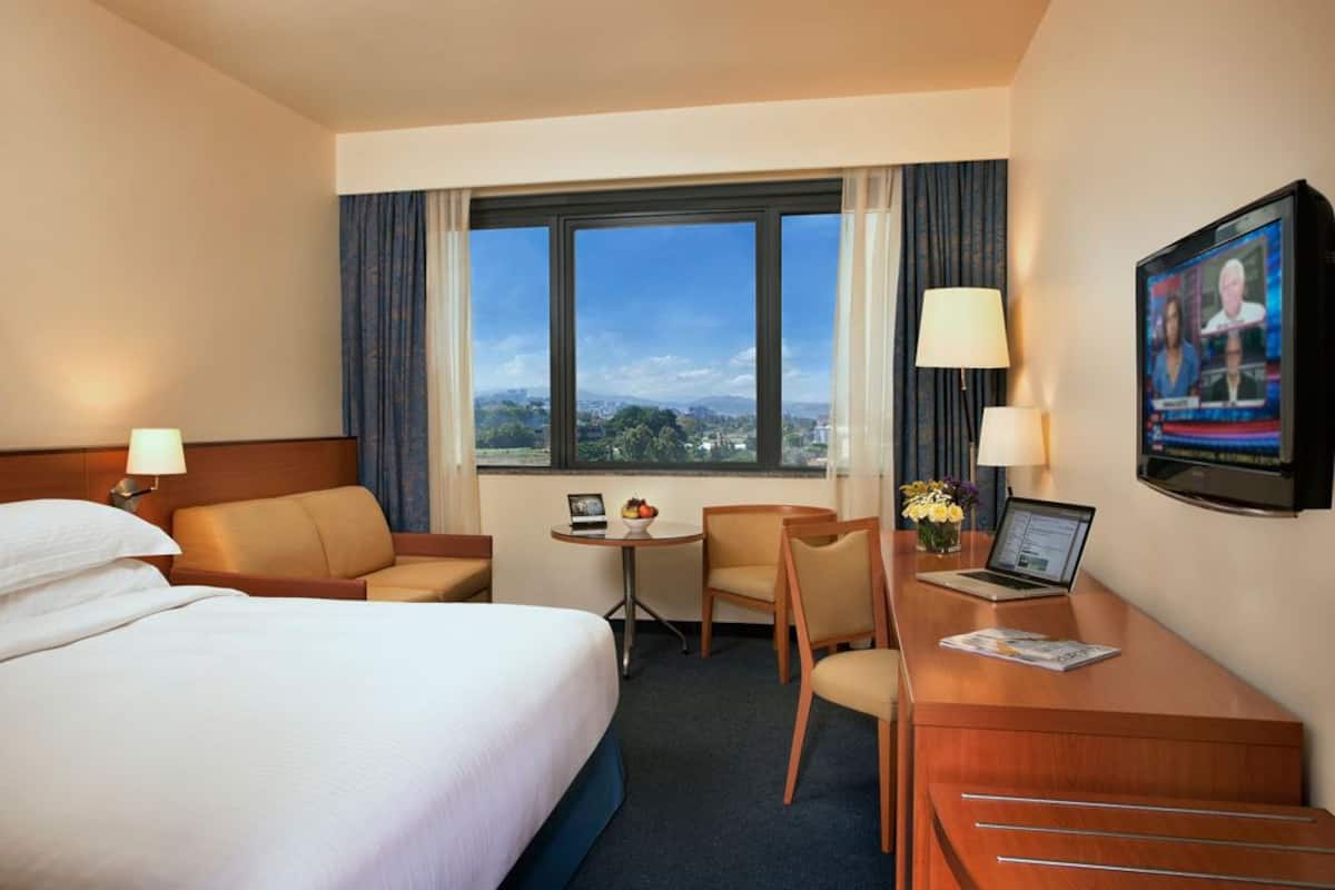 Premium bedding, minibar, in-room safe, desk