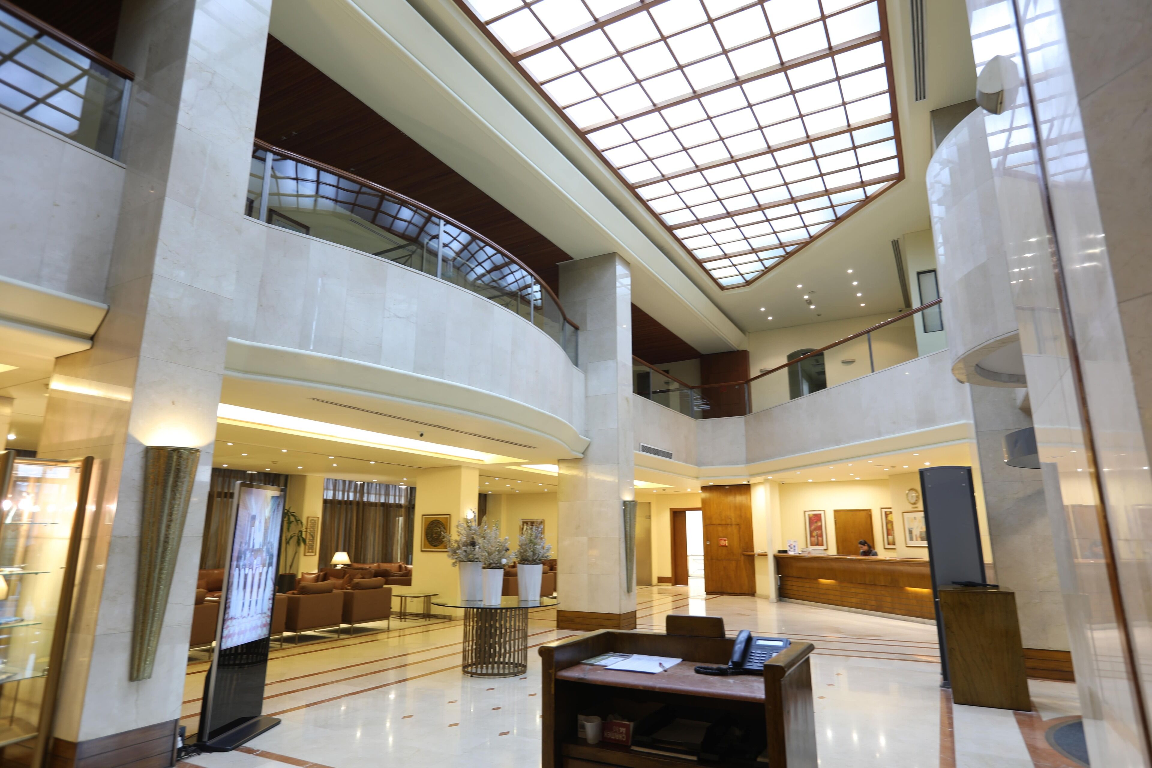 Lobby lounge