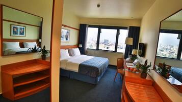 Premium bedding, minibar, in-room safe, desk