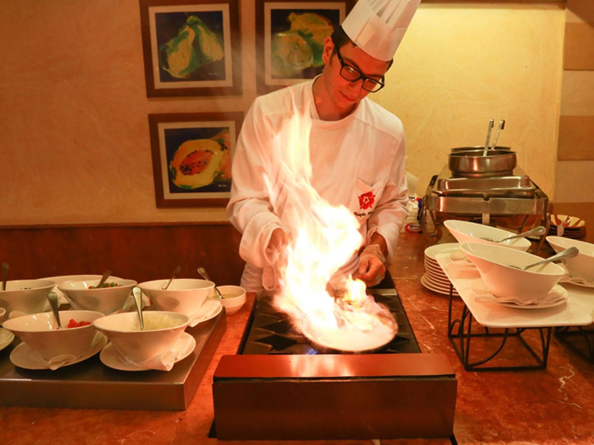 Breakfast, lunch, dinner served; international cuisine 