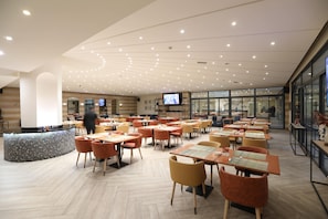 Breakfast, lunch and dinner served  - Lancaster Tamar Hotel (Hadath)